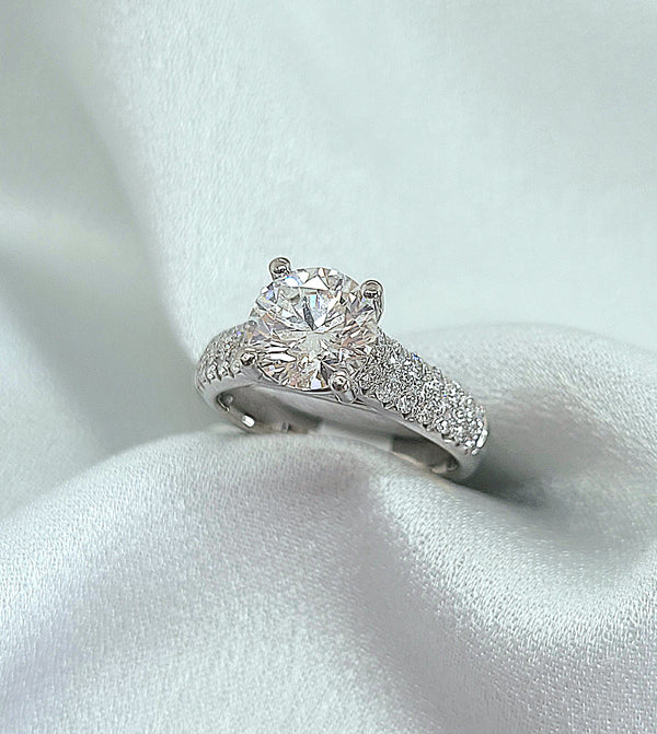 18kt. White Gold Engagement Ring with Lab Grown and Natrual Diamonds